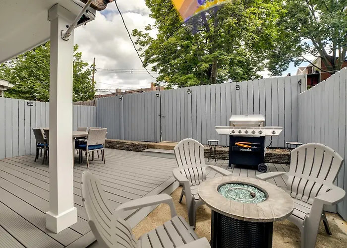 Walk To Walnut St: 'shadyside House' W/ Deck
