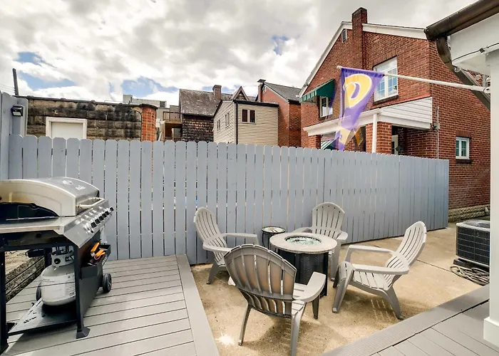 Walk To Walnut St: 'shadyside House' W/ Deck Holiday home Pittsburgh